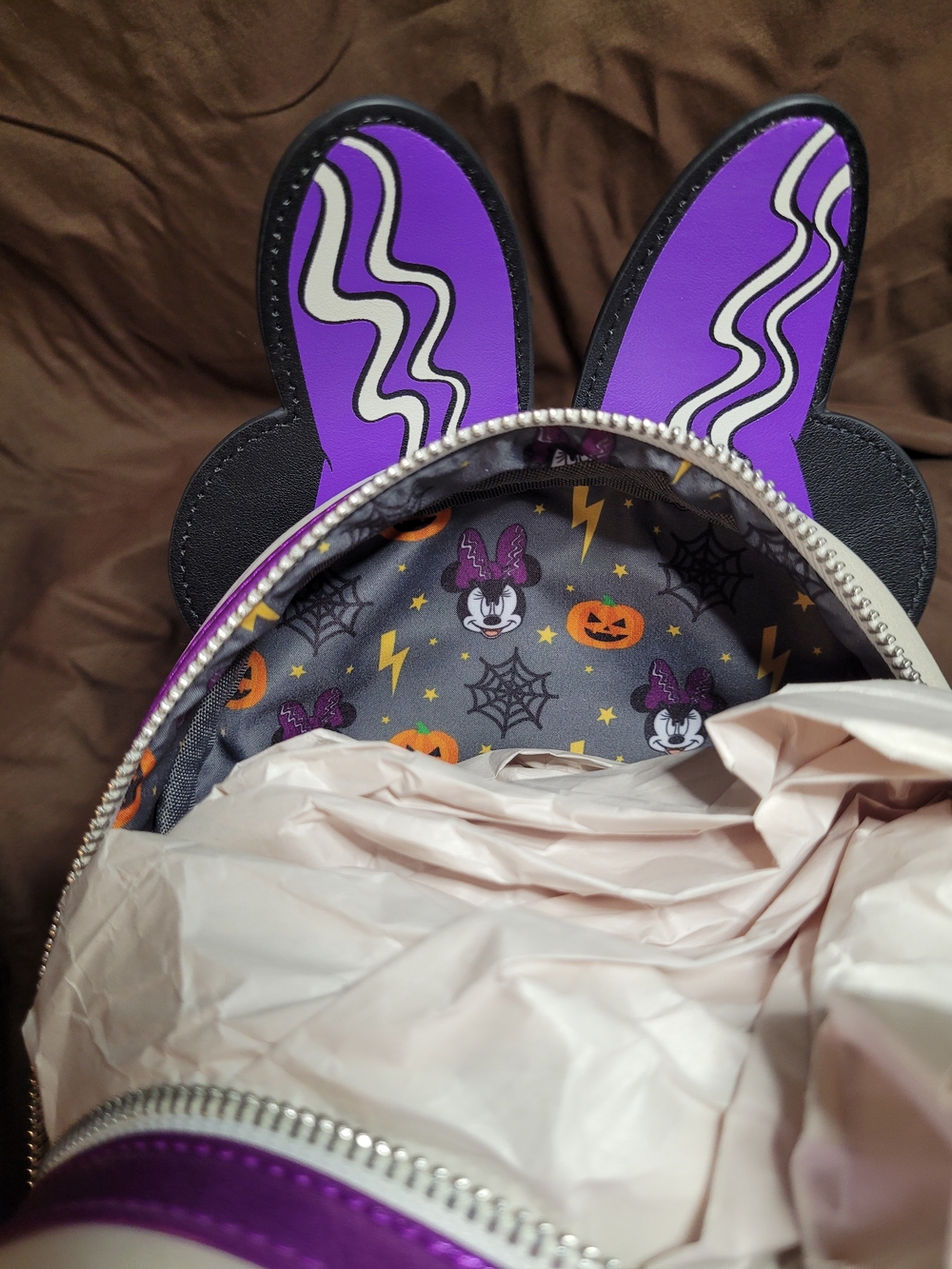 Loungefly Minnie Mouse Bride Of Frankenstein Glow-in-the-Dark Mini Backpack NWT - Picture 7 of 8